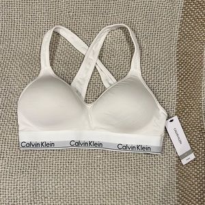 NWT Calvin Klein Sports Bra 🤍
